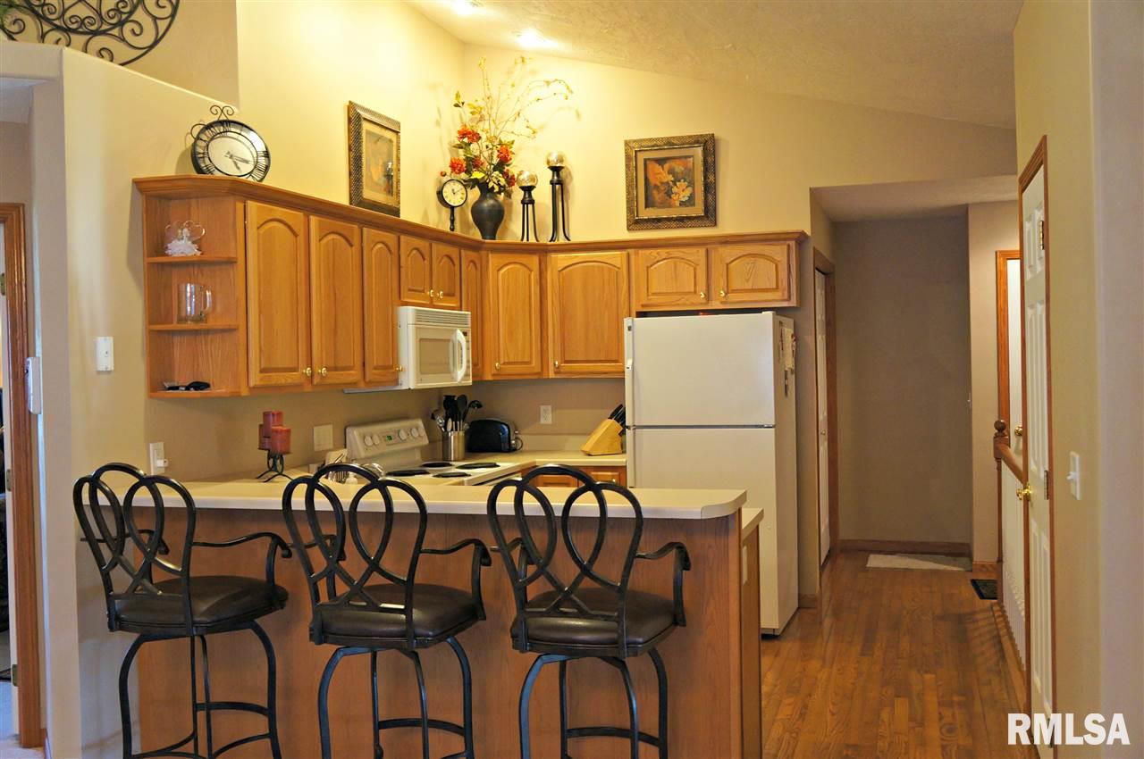 5185 Red Fox Road Bettendorf, IA 52722 - Photo 10 of 24