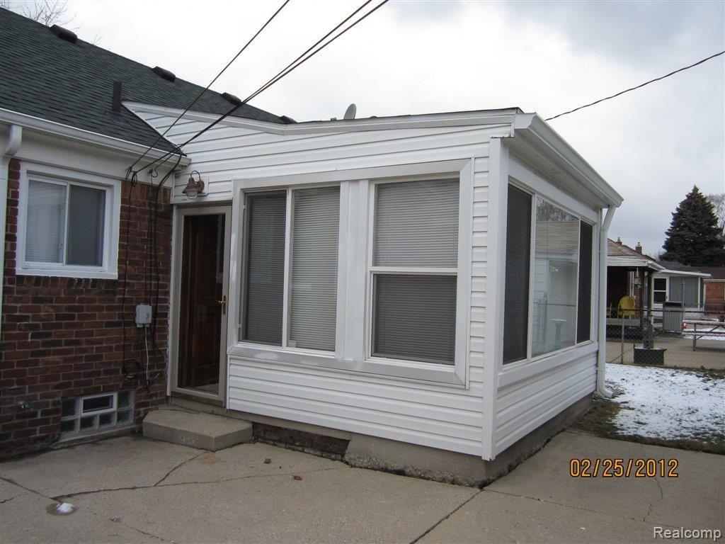15536 Champaign Road Allen Park, MI 48101 - Photo 6 of 22 Chapaign 022.jpg