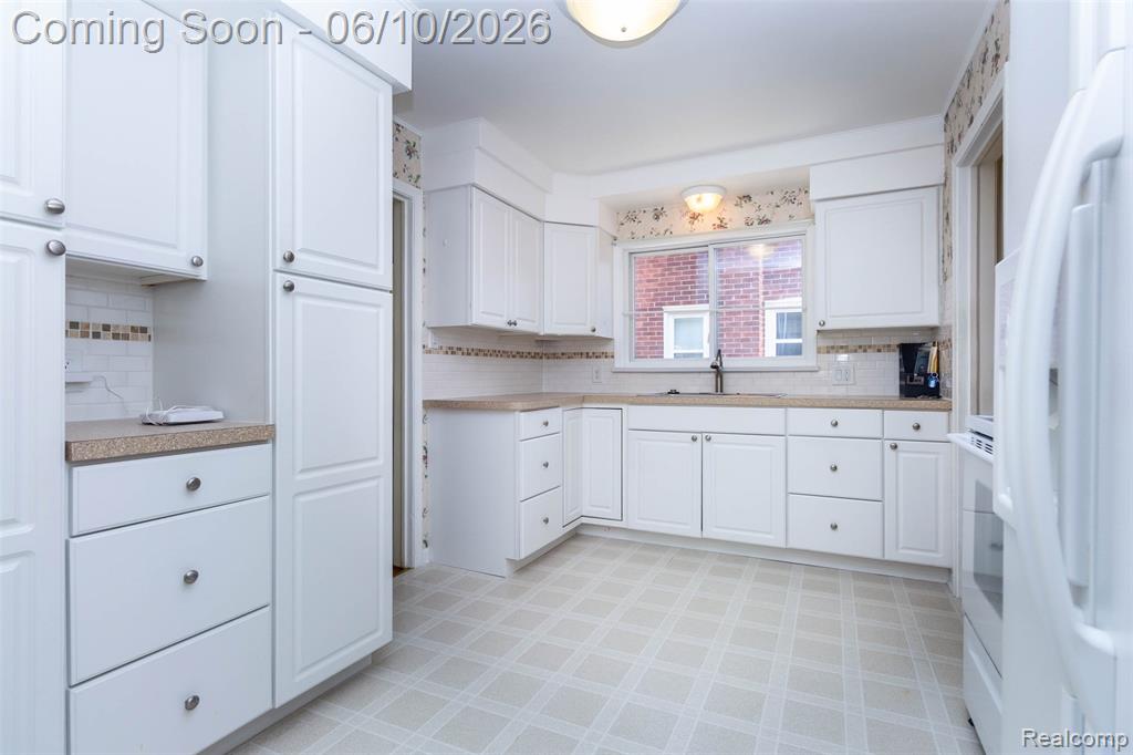 14869 Champaign Road Allen Park, MI 48101 - Photo 12 of 34