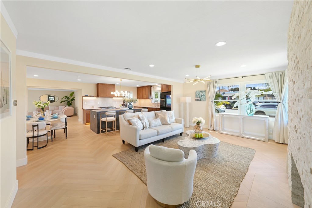9433 Geranium Circle Fountain Valley, CA 92708 - Photo 14 of 54 Living Room