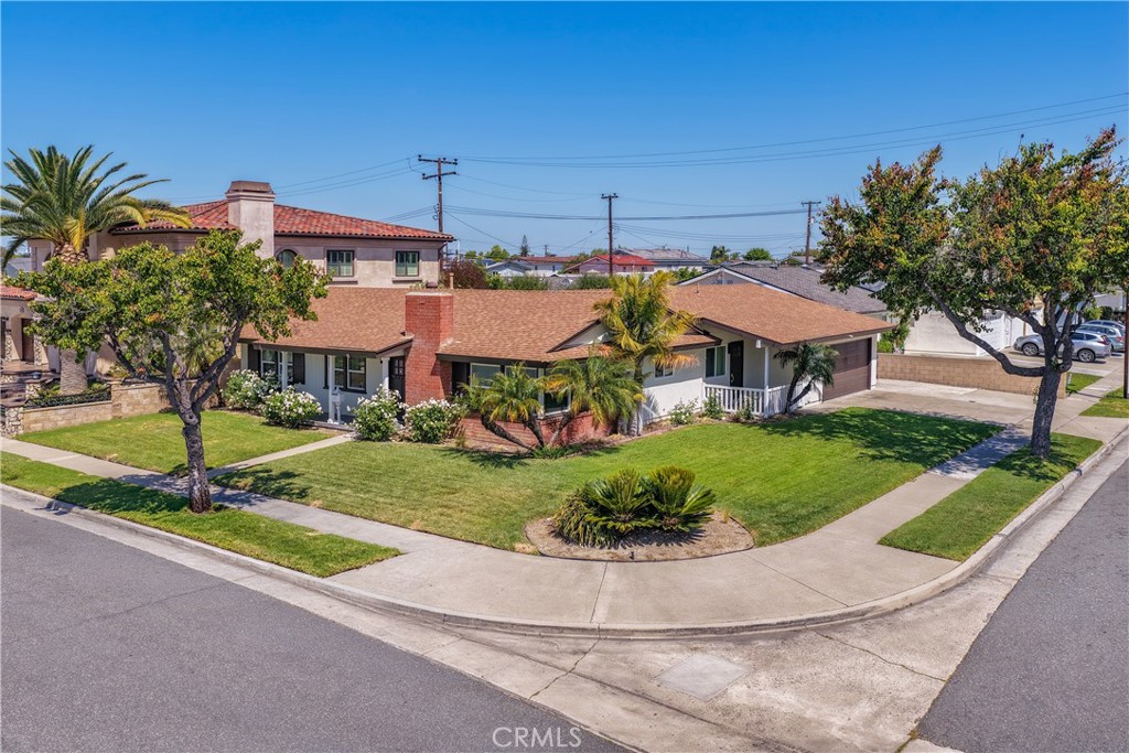 9433 Geranium Circle Fountain Valley, CA 92708 - Photo 3 of 54 Corner View