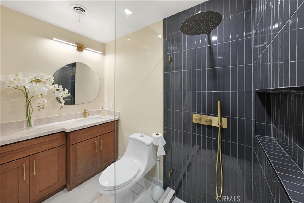 9433 Geranium Circle Fountain Valley, CA 92708 - Photo 34 of 54 Hallway Bath