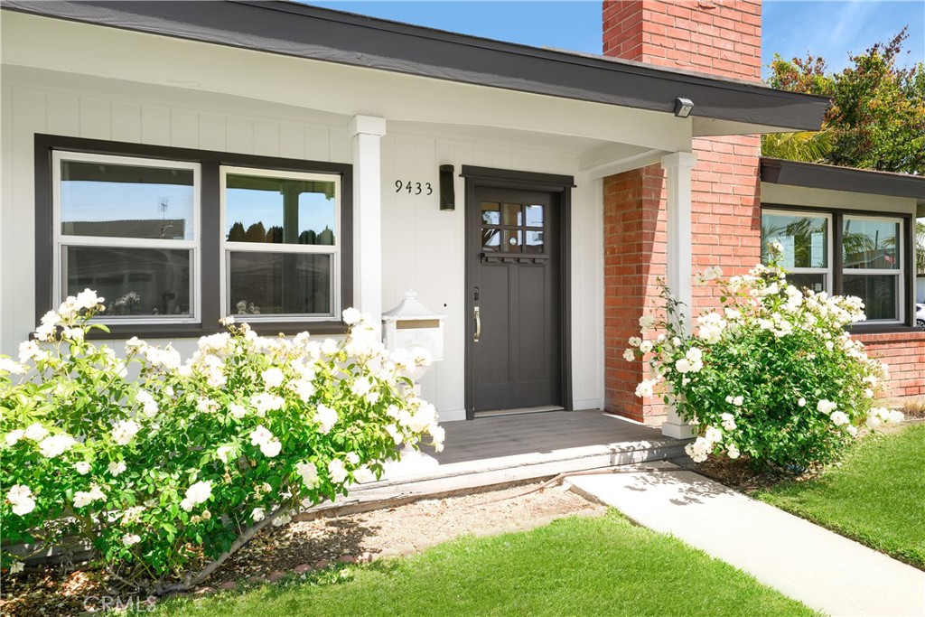 9433 Geranium Circle Fountain Valley, CA 92708 - Photo 4 of 54 Front Entry