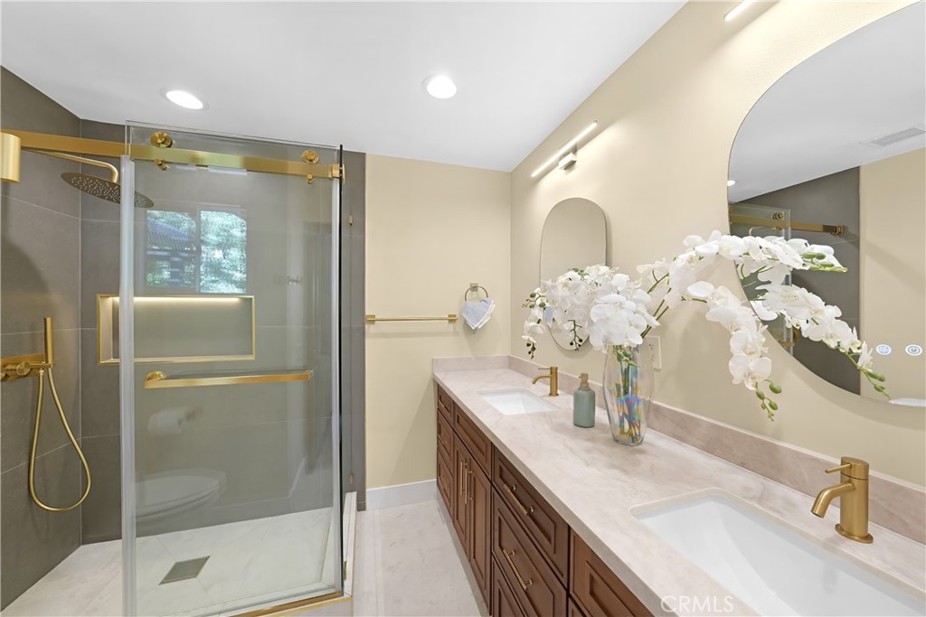 9433 Geranium Circle Fountain Valley, CA 92708 - Photo 41 of 54 Main Bath 2