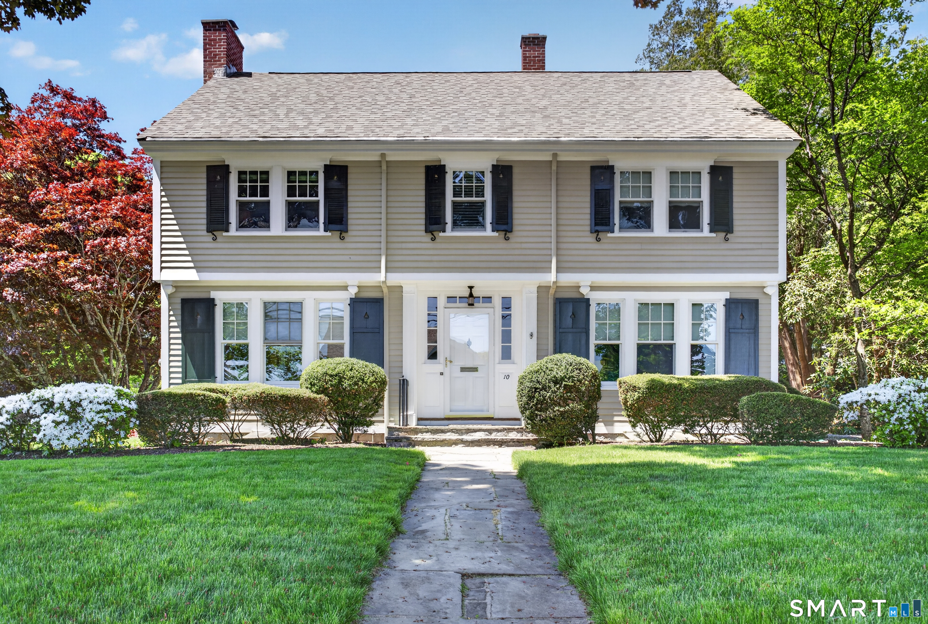 10 Prospect Street Groton, CT 06355 - Photo 1 of 40 a front view of a house with garden