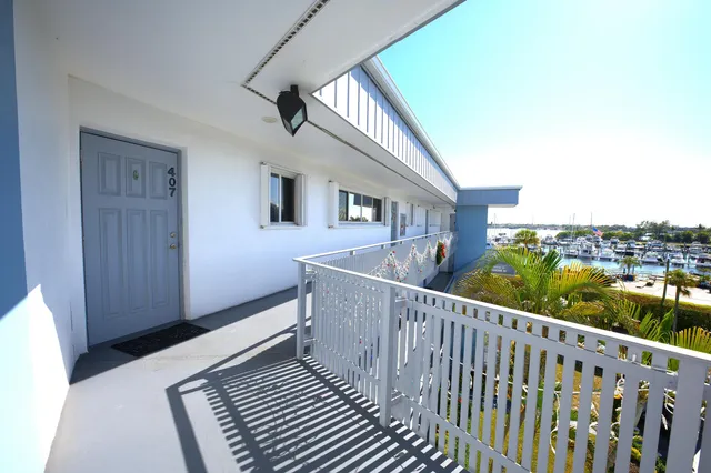 $2,700 | 100 Waterway Drive South, Unit 407, Lantana, FL 33462