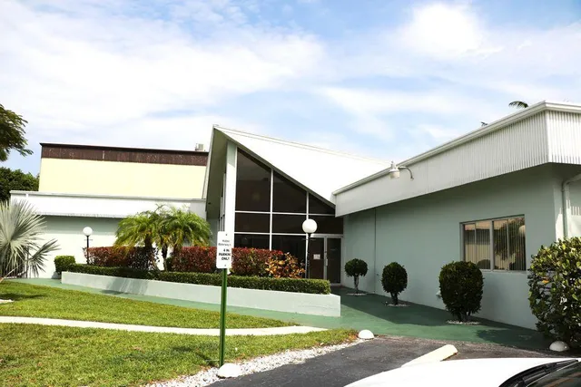 $2,700 | 100 Waterway Drive South, Unit 407, Lantana, FL 33462