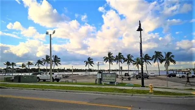 $2,700 | 100 Waterway Drive South, Unit 407, Lantana, FL 33462