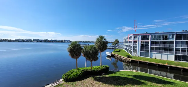 $2,700 | 100 Waterway Drive South, Unit 407, Lantana, FL 33462