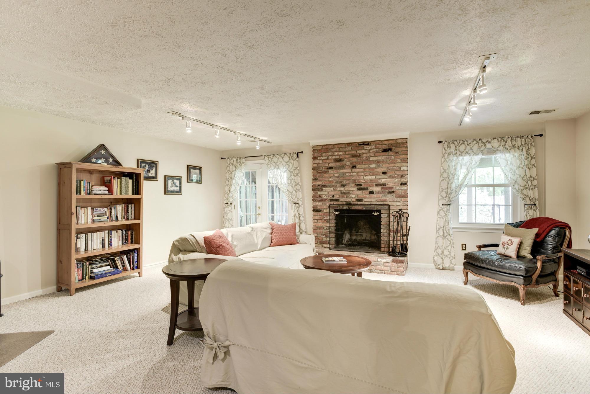 7324 Greentree Road Bethesda, MD 20817 - Photo 17 of 25 Family Room