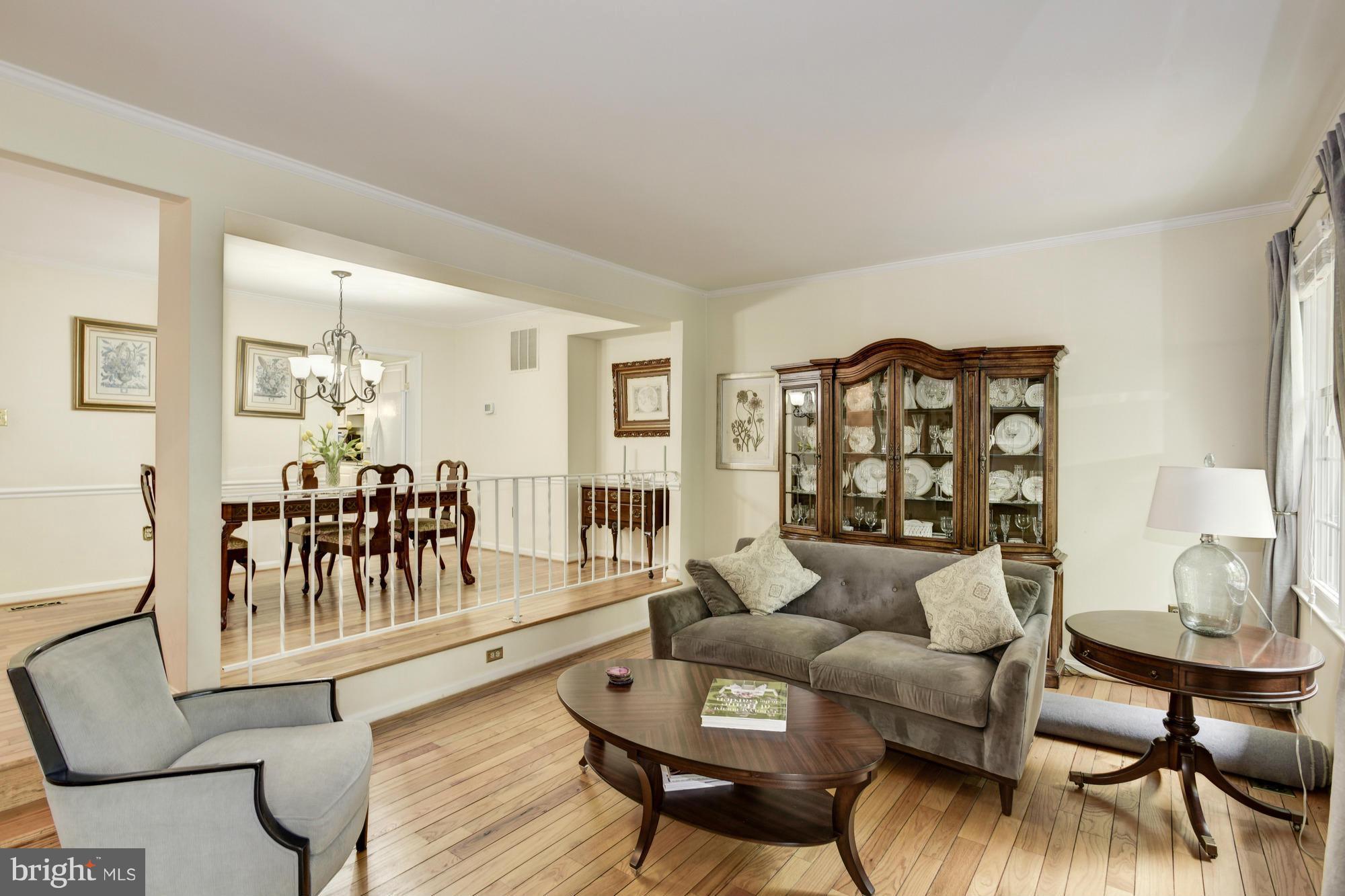 7324 Greentree Road Bethesda, MD 20817 - Photo 3 of 25 Living Room