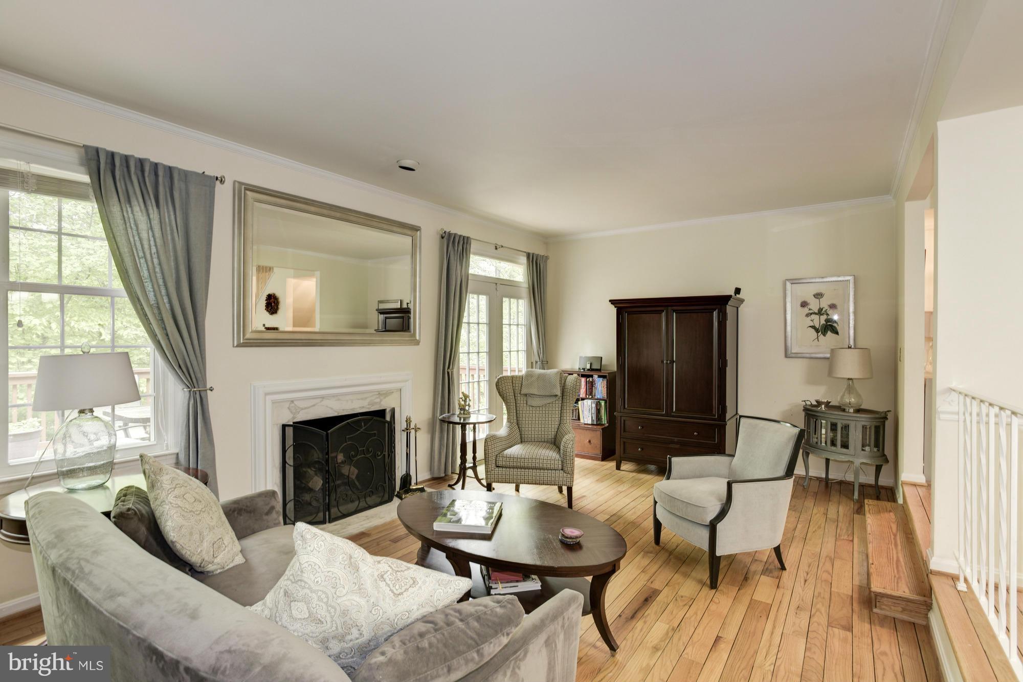 7324 Greentree Road Bethesda, MD 20817 - Photo 4 of 25 Living Room