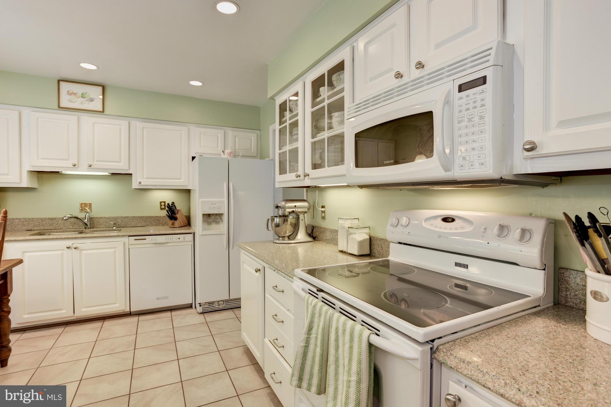 7324 Greentree Road Bethesda, MD 20817 - Photo 8 of 25 Kitchen