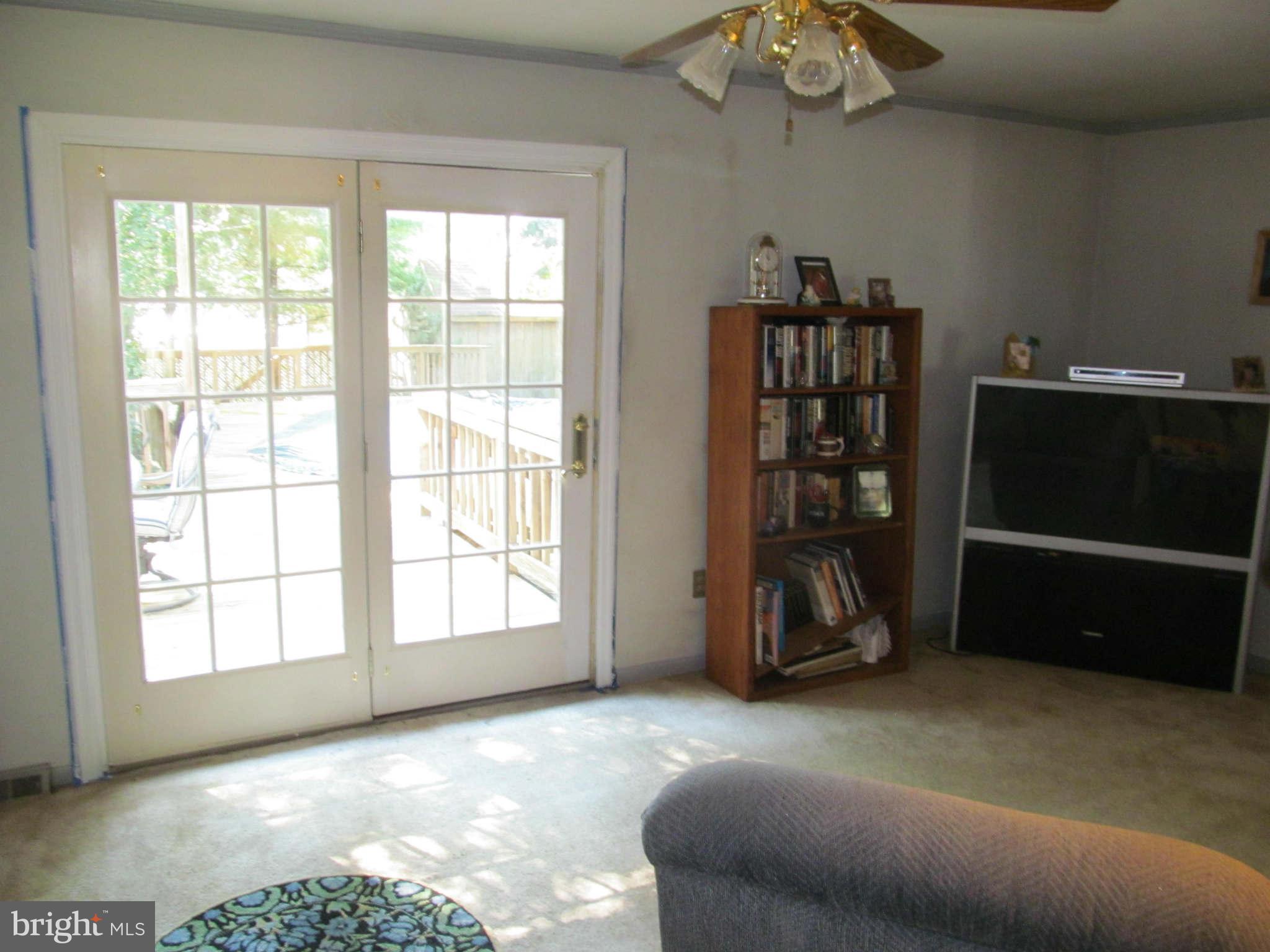 415 Broadwater Road Arnold, MD 21012 - Photo 8 of 15 Family Room