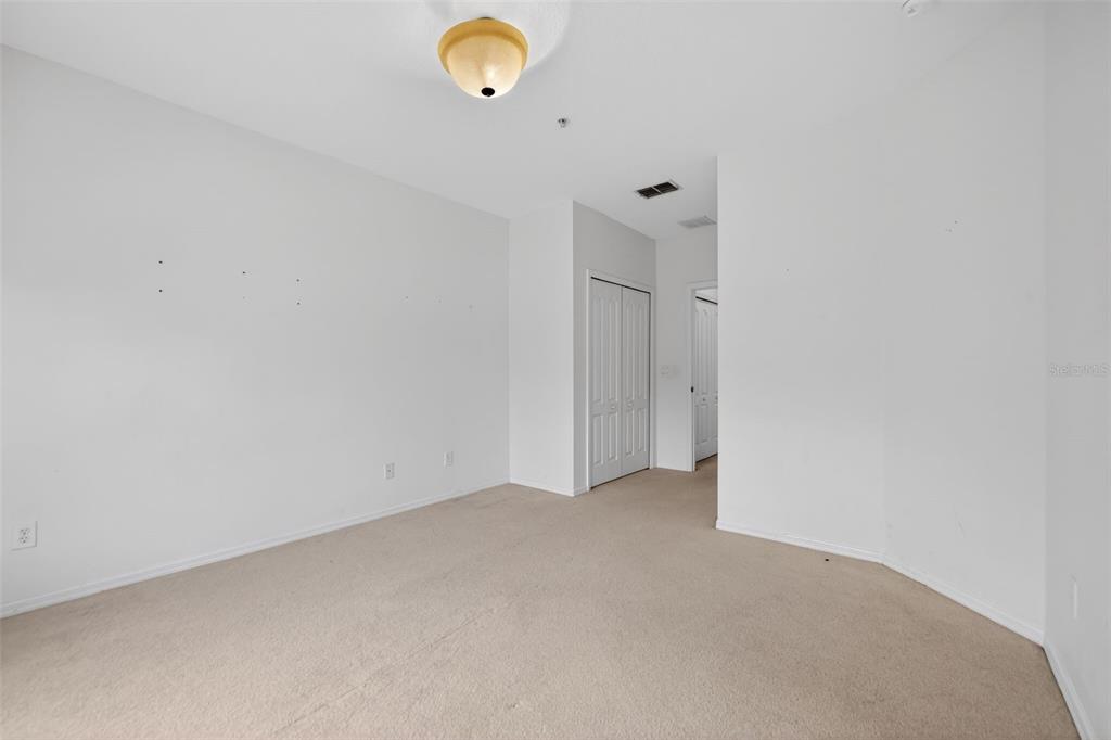 6071 Strada Isle Way Orlando, FL 32835 - Photo 15 of 29 a view of an empty room