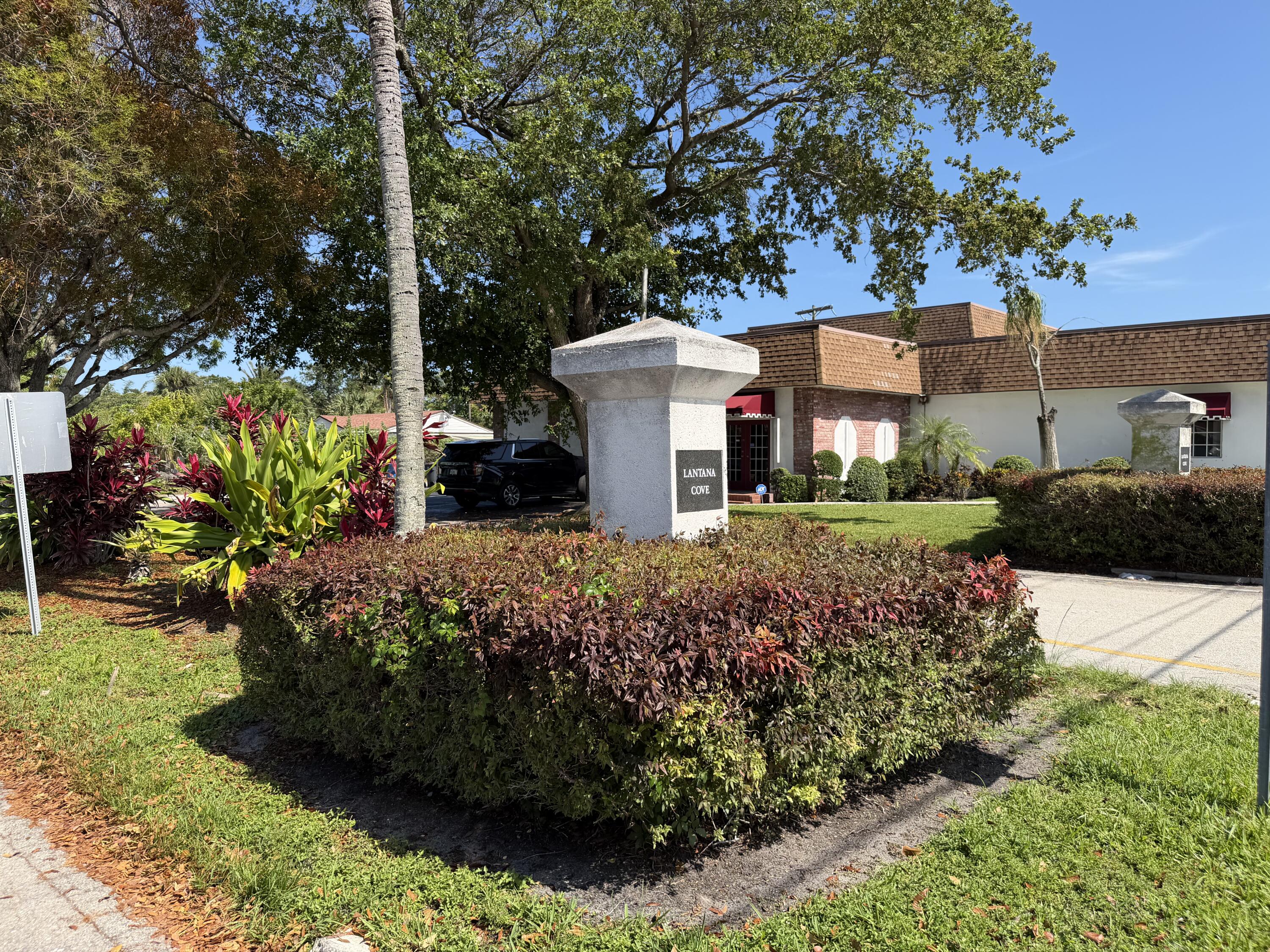 112 Prospect Road Lantana, FL 33462 - Photo 2 of 21 IMG_2144
