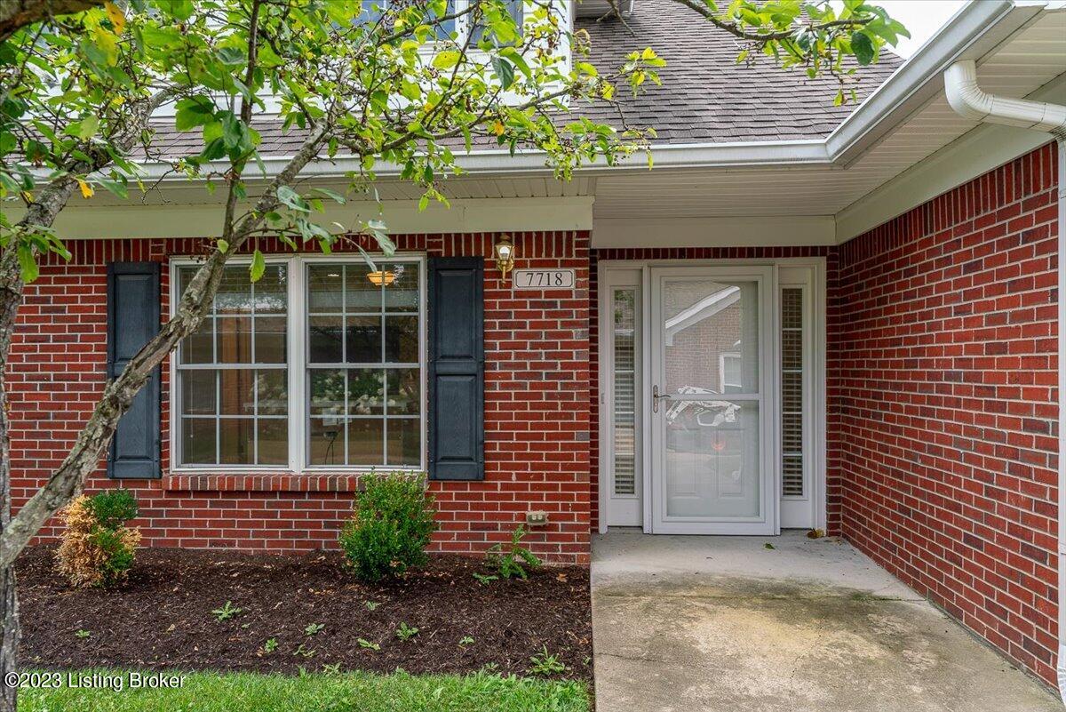 7718 Turtle Run Court Prospect, KY 40059 - Photo 2 of 34 02-7718-3
