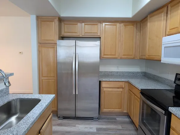 $2,100 | 16825 North 14th Street, Unit 75, Phoenix, AZ 85022
