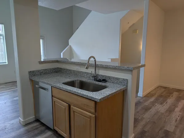 $2,100 | 16825 North 14th Street, Unit 75, Phoenix, AZ 85022