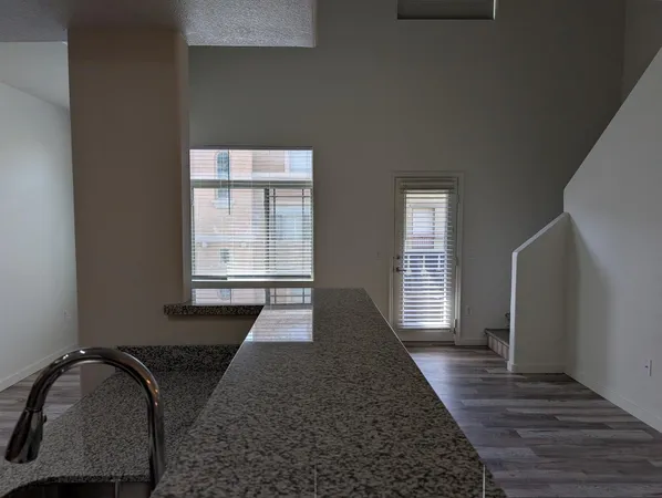$2,100 | 16825 North 14th Street, Unit 75, Phoenix, AZ 85022