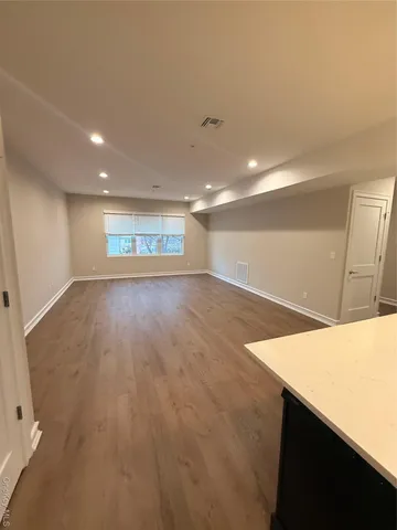 $3,100 | 122 Greenwich Avenue, Unit 304, Goshen, NY 10924