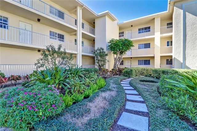 $8,000 | 1051 3rd Street South, Unit 301, Naples, FL 34102