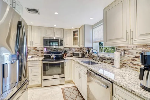 $8,000 | 1051 3rd Street South, Unit 301, Naples, FL 34102