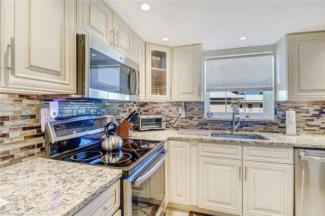 $8,000 | 1051 3rd Street South, Unit 301, Naples, FL 34102