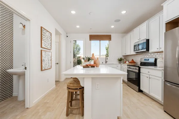 $405,250 | 1544 Farmhouse Lane, Clovis, CA 93619