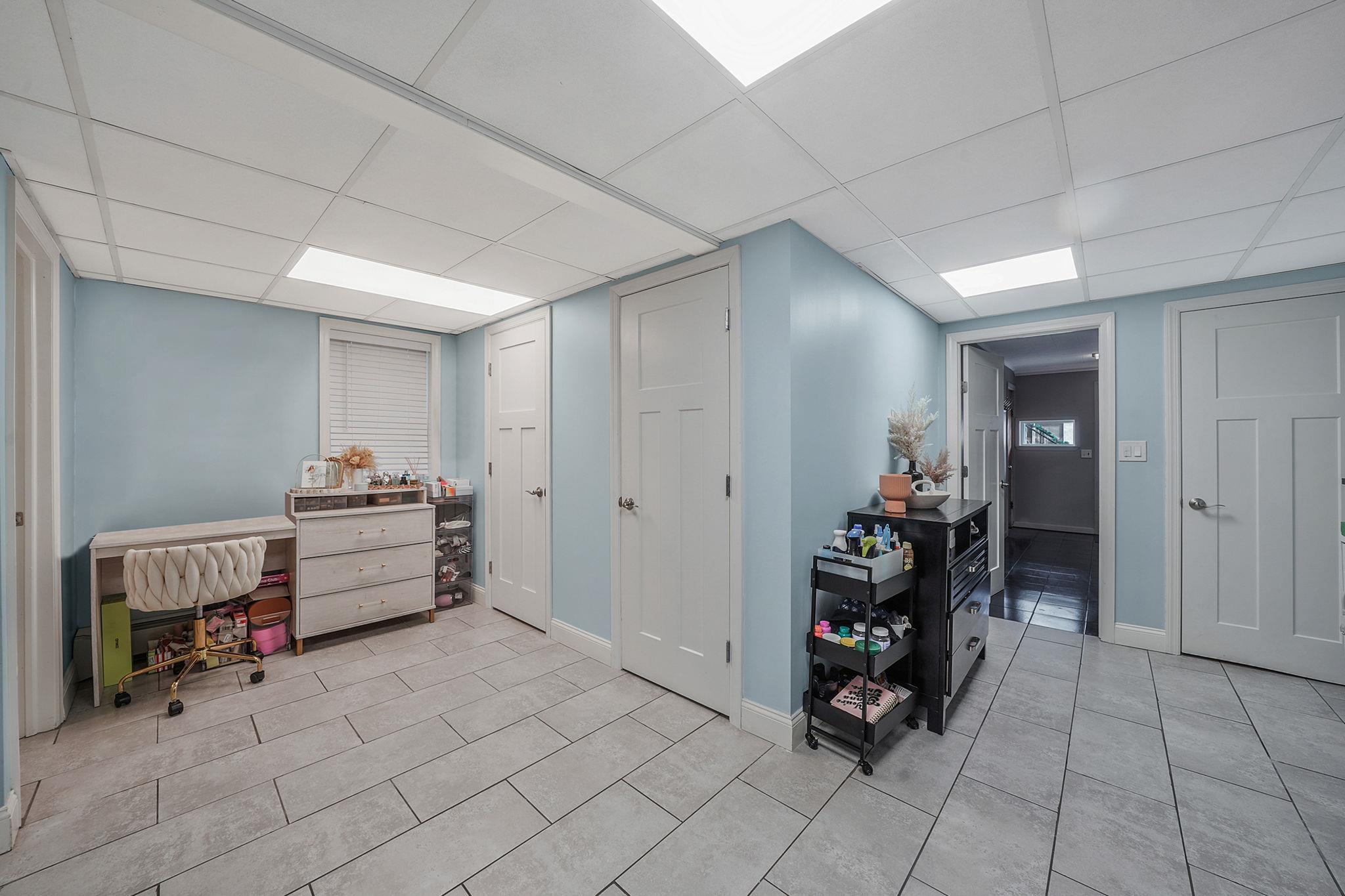 28 West 13th Road Queens, NY 11693 - Photo 12 of 37