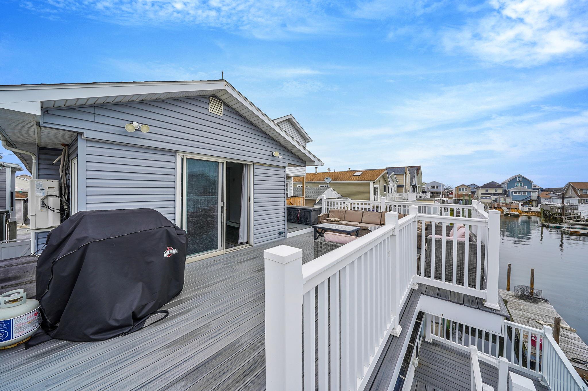 28 West 13th Road Queens, NY 11693 - Photo 6 of 37 a view of a roof deck