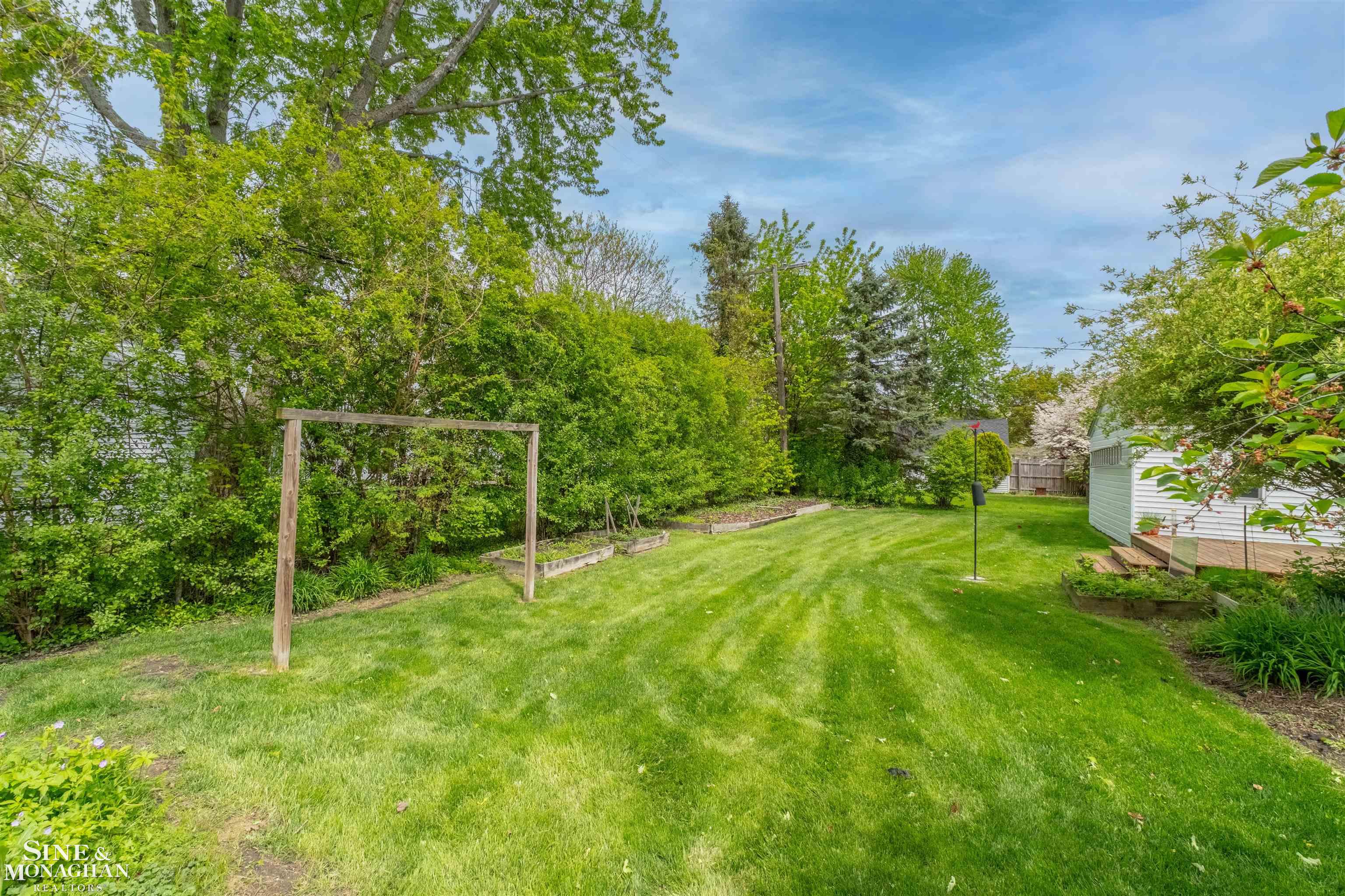 1726 Hawthorne Road Grosse Pointe Woods, MI 48236 - Photo 39 of 44