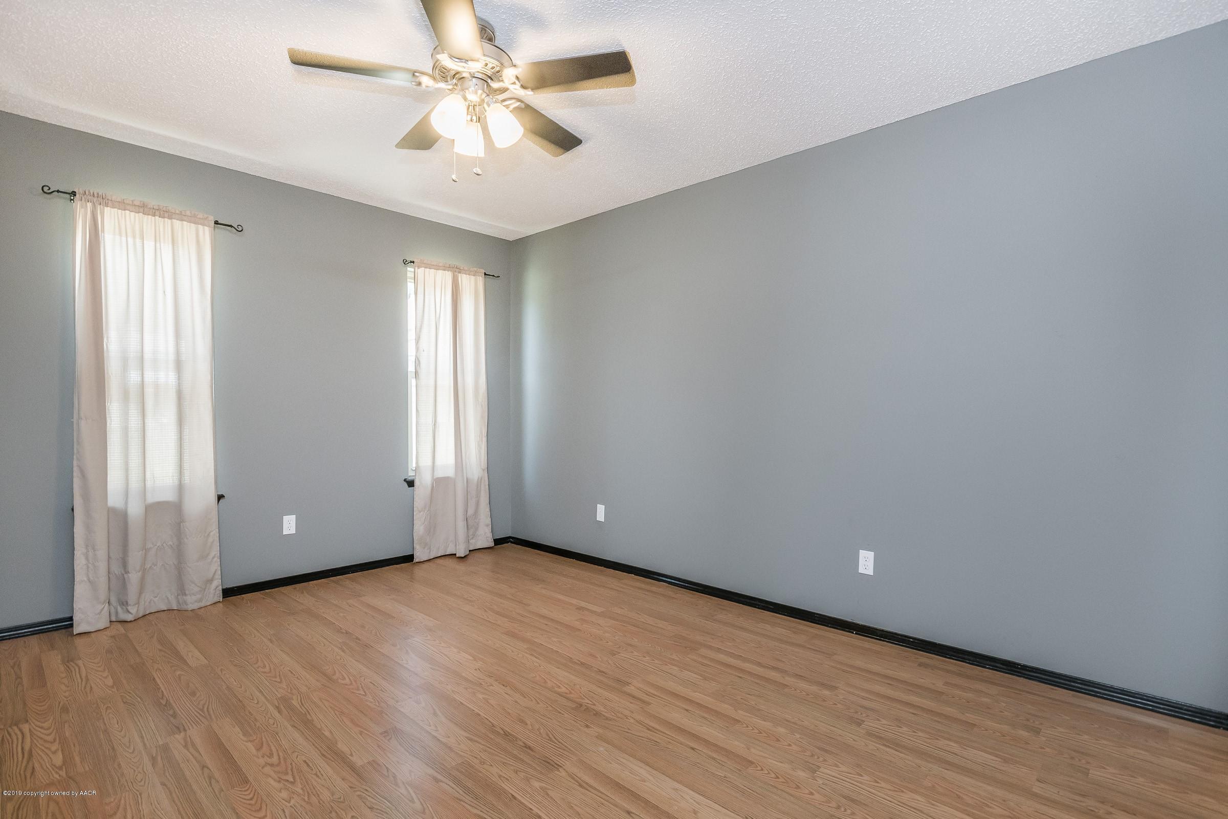 5211 Leland Drive Amarillo, TX 79110 - Photo 12 of 19 013_3rd Bedroom