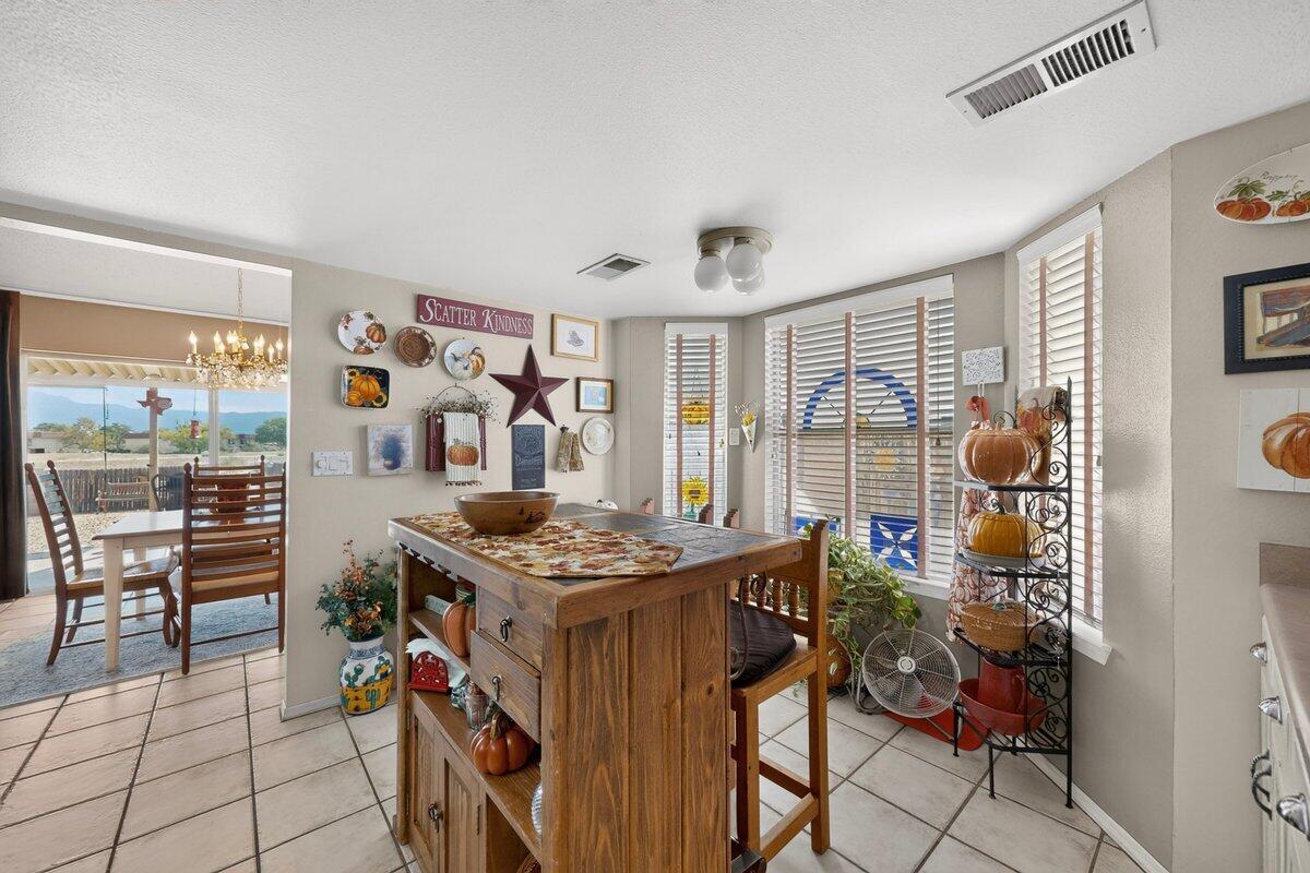 614 Lakeview Circle Southeast Rio Rancho, NM 87124 - Photo 10 of 21 Gallery Image 10
