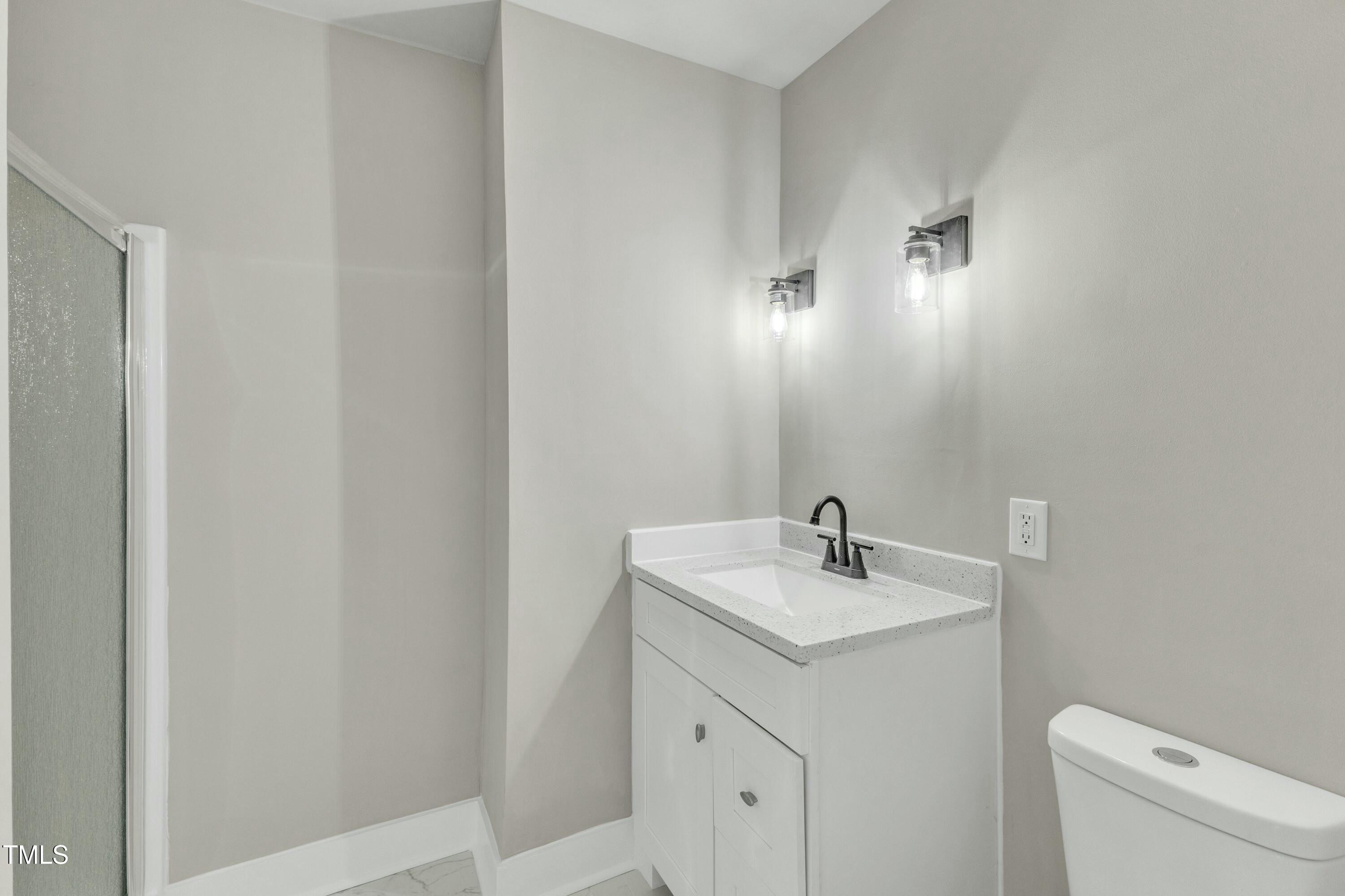 5808 Farm Gate Road Raleigh, NC 27606 - Photo 20 of 33 tempImage7AVnw7