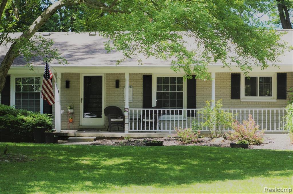 344 Orchardale Drive Rochester Hills, MI 48309 - Photo 1 of 20