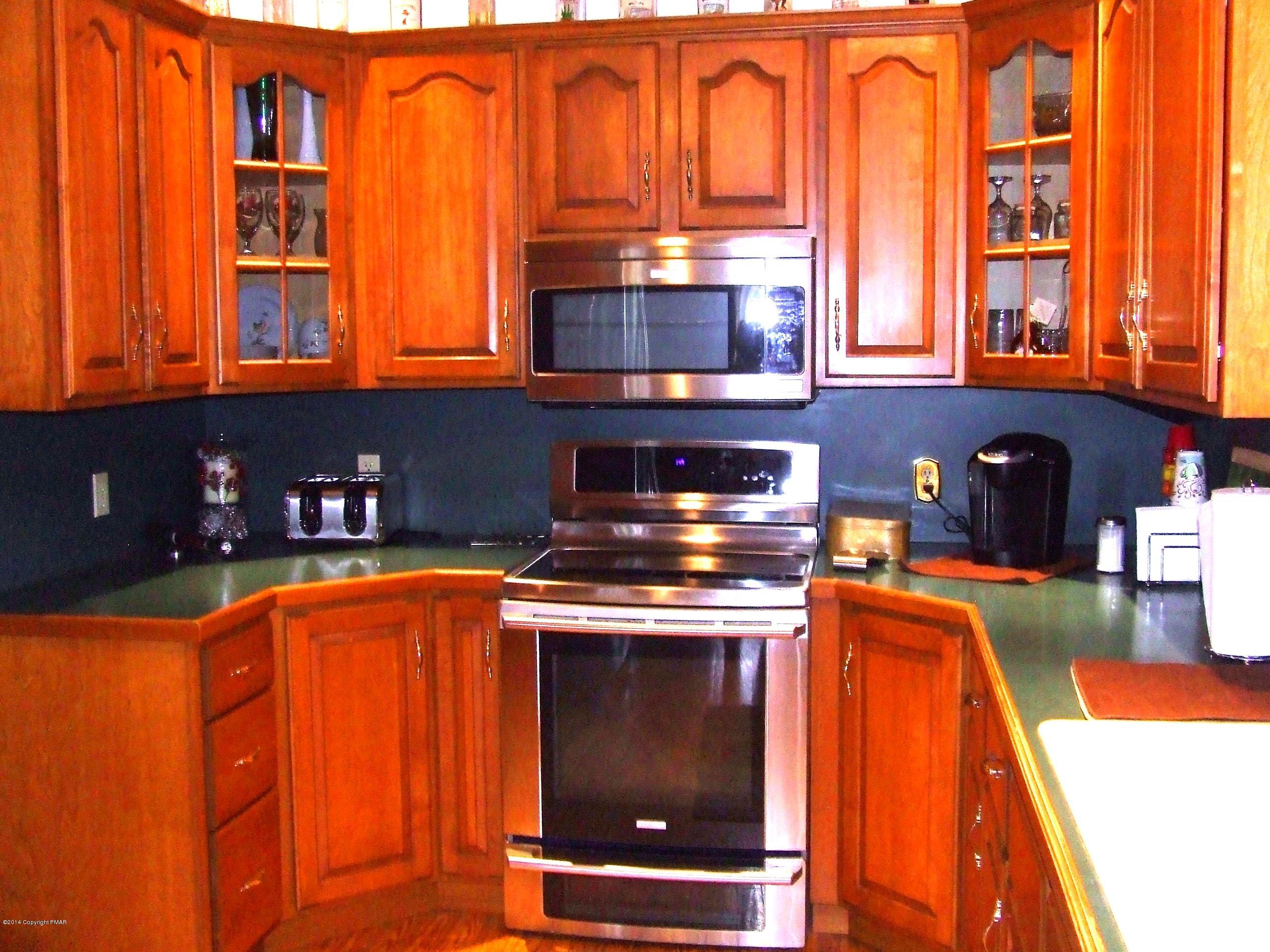 857 Hickory Valley Road Stroudsburg, PA 18360 - Photo 8 of 22 Kitchen Space