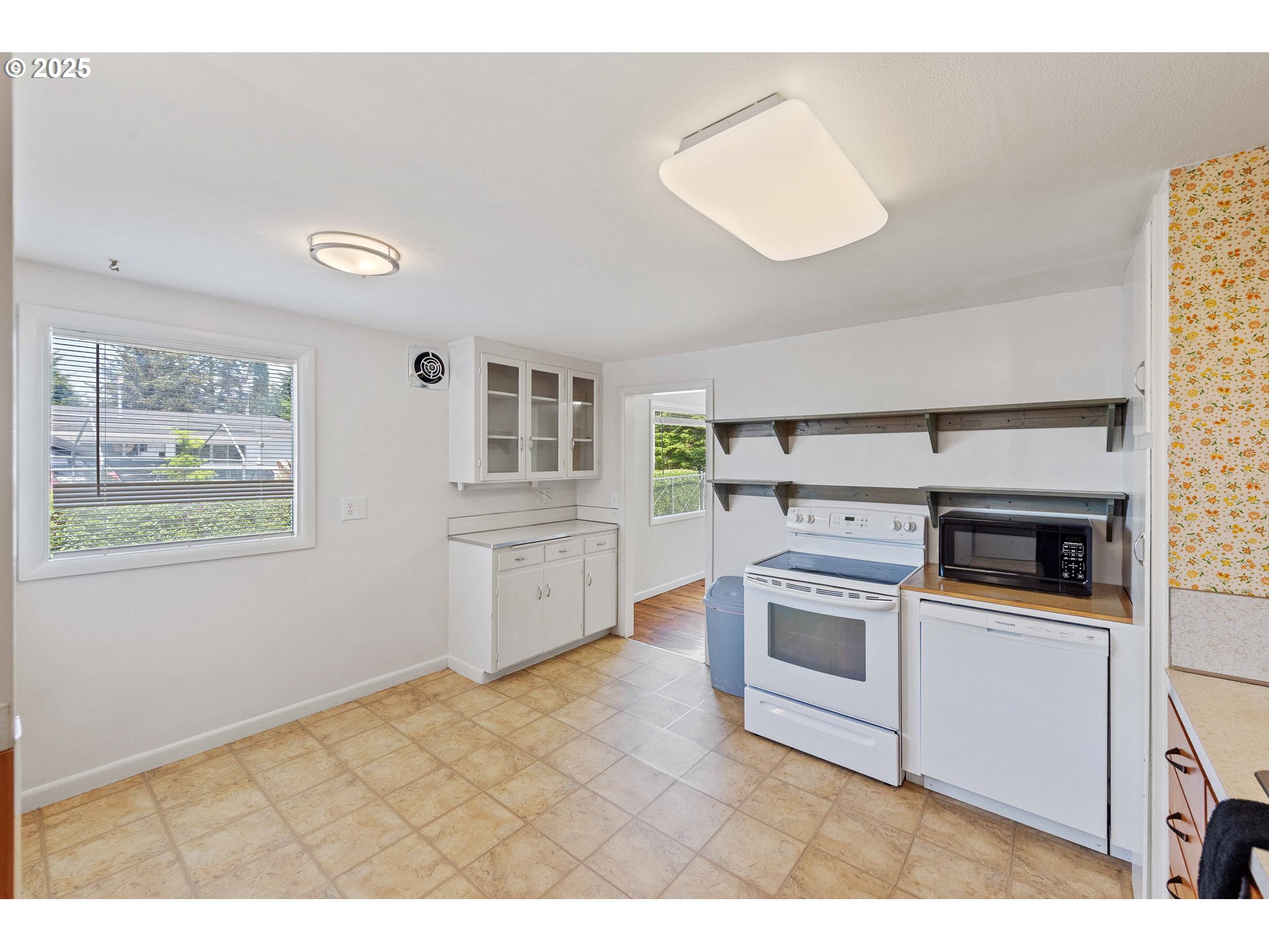63850 North Barview Road Coos Bay, OR 97420 - Photo 17 of 48 Kitchen