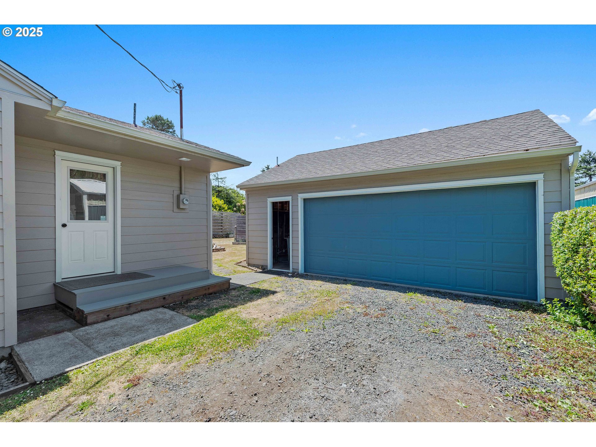 63850 North Barview Road Coos Bay, OR 97420 - Photo 25 of 48 Garage