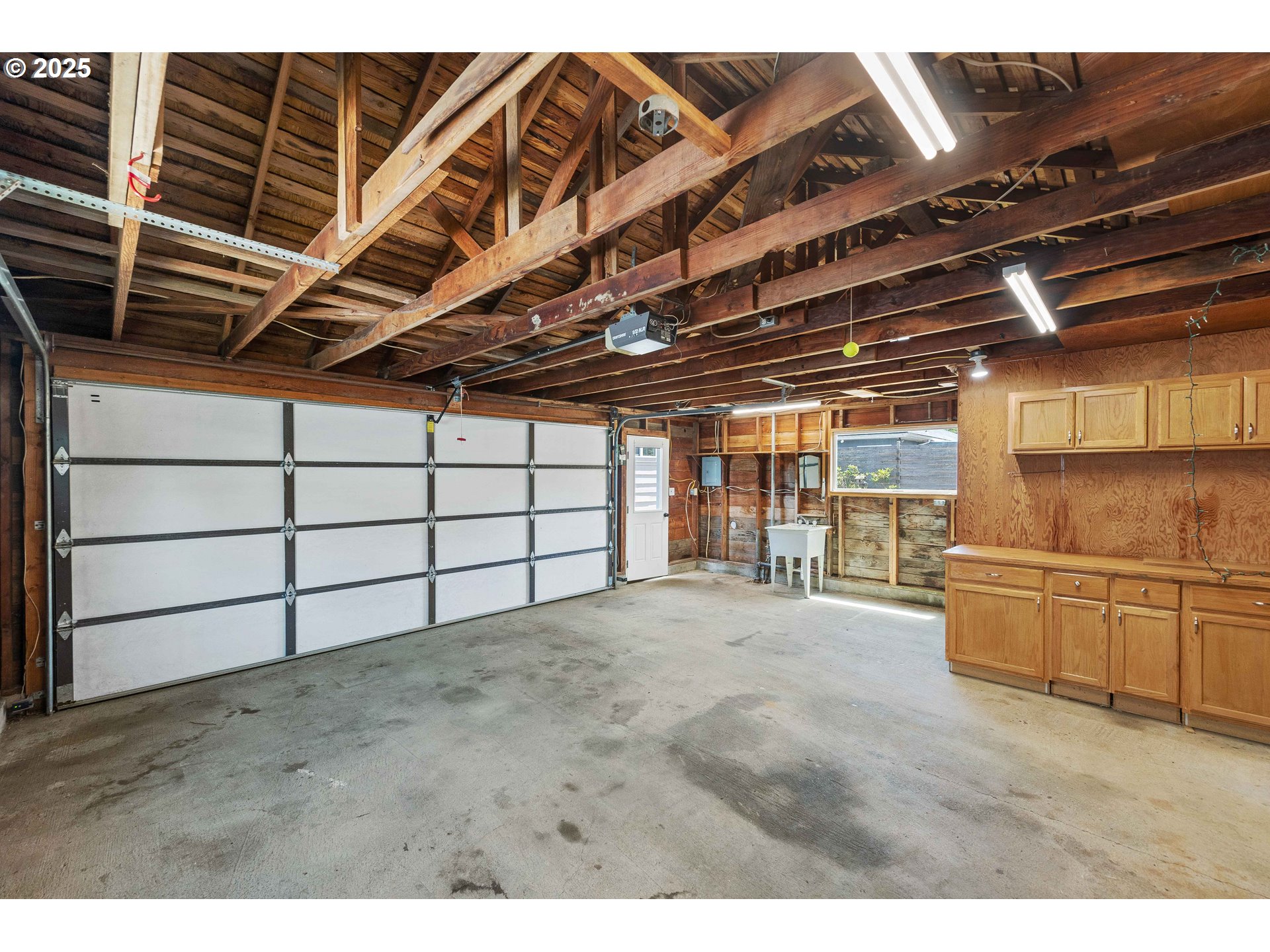 63850 North Barview Road Coos Bay, OR 97420 - Photo 26 of 48 Garage