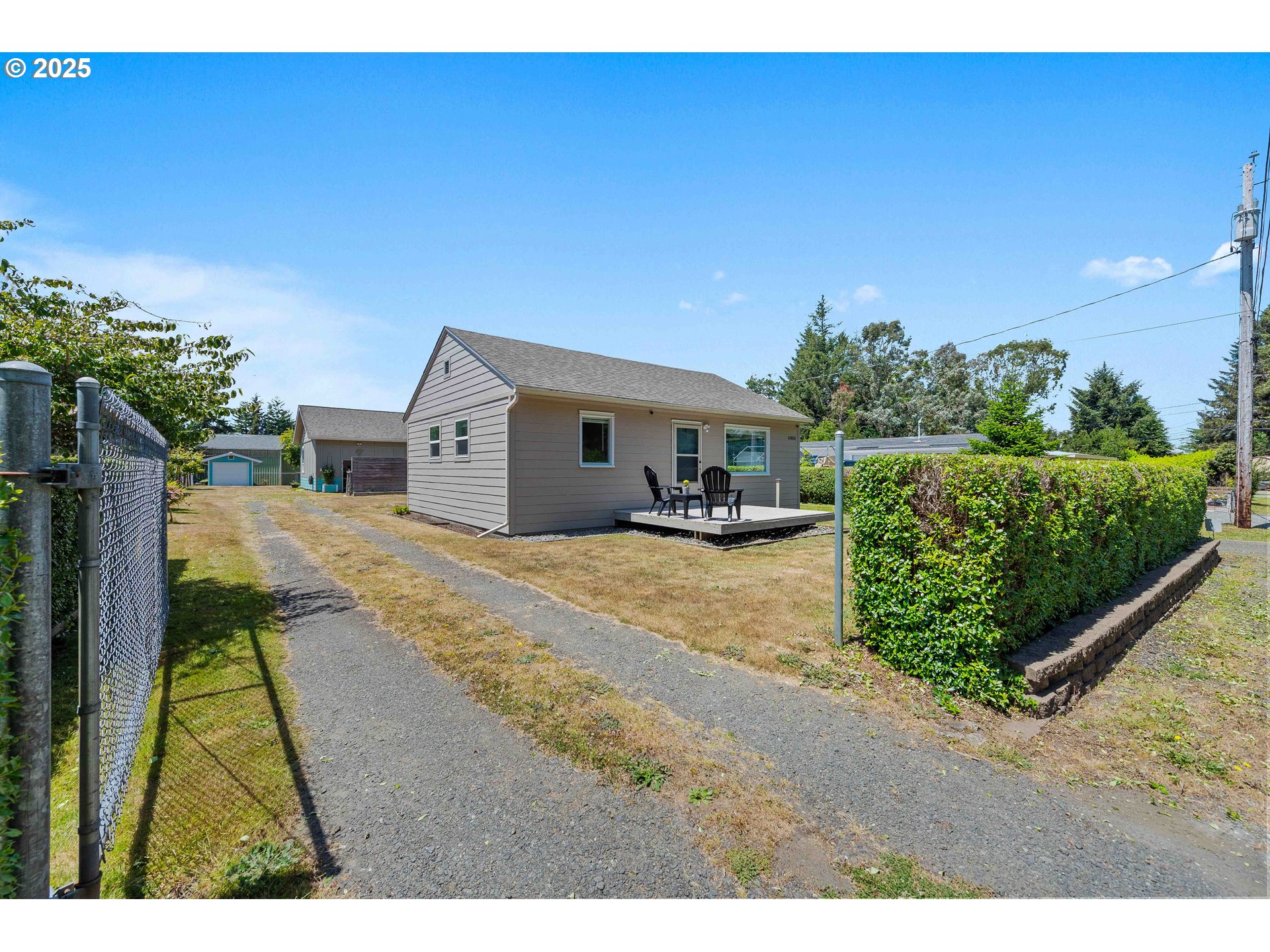 63850 North Barview Road Coos Bay, OR 97420 - Photo 29 of 48 Driveway
