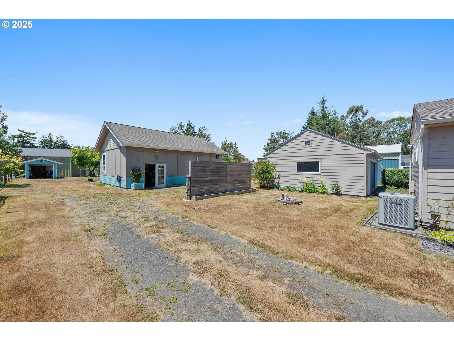 63850 North Barview Road Coos Bay, OR 97420 - Photo 30 of 48 Driveway