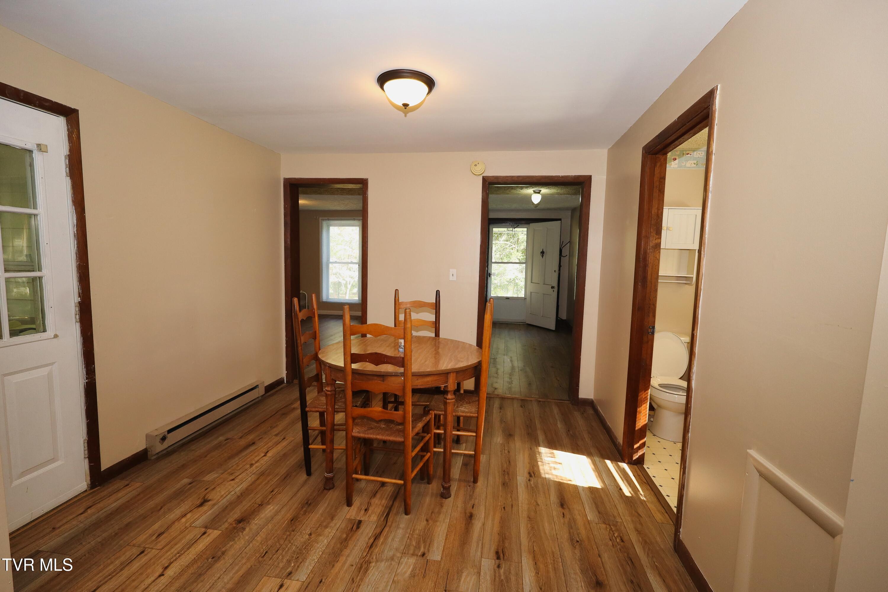 492 Daw Road Raven, VA 24639 - Photo 4 of 9 IMG_2237(3)