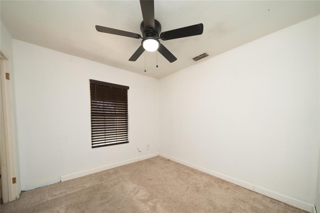 913 Russell Road Everman, TX 76140 - Photo 14 of 28