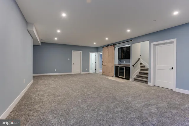 a view of a livingroom with an empty space