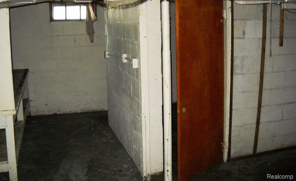 18926 Inkster Road Redford, MI 48240 - Photo 11 of 11 Basement