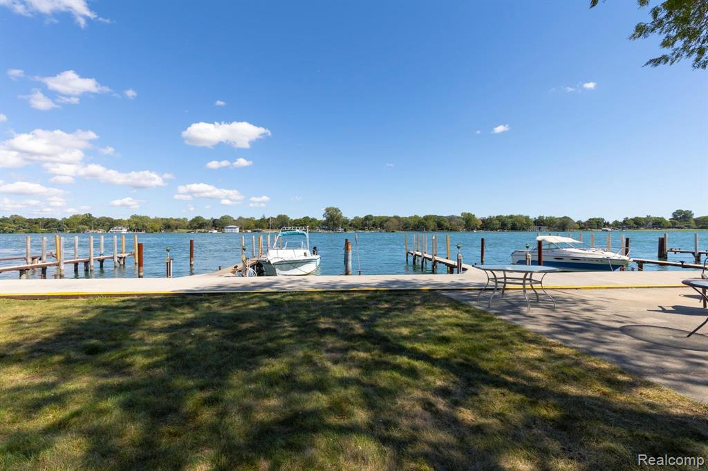 2419 Riverside Drive Trenton, MI 48183 - Photo 4 of 25