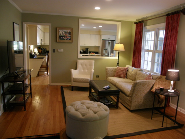 1460 Edgewood Road Lake Forest, IL 60045 - Photo 8 of 21 a living room with furniture and a wooden floor