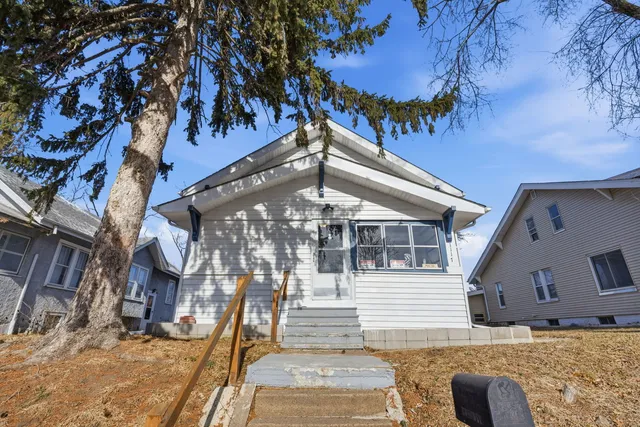 $145,000 | 1117 19th Avenue, Rock Island, IL 61201