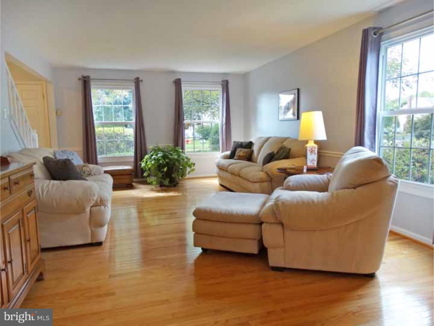2118 East Wellington Road Newtown, PA 18940 - Photo 4 of 25 Living Room